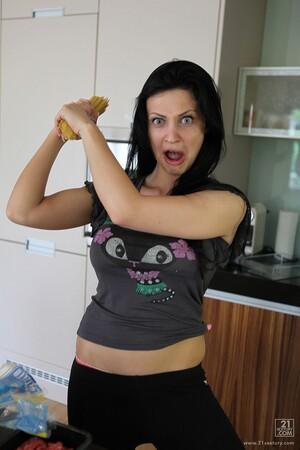 Original 853 px/ 1280 px