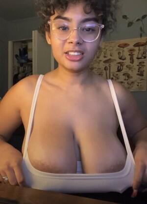 Original 642 px/ 889 px