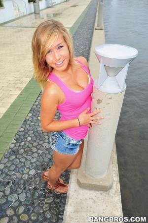 Original 852 px/ 1280 px