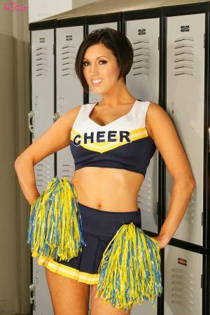 Original 1067 px/ 1600 px