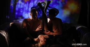 Original 4096 px/ 2160 px