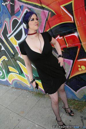 Original 1067 px/ 1600 px