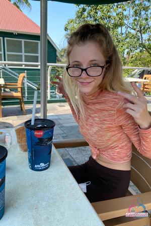 Original 2000 px/ 3000 px