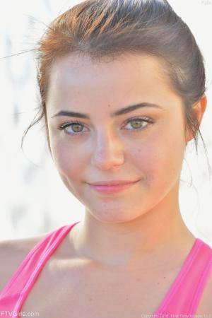 Original 852 px/ 1280 px