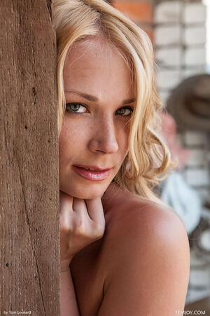 Original 3667 px/ 5500 px