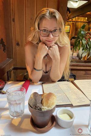 #AmKingdom - Amateurs Series 2 Softcore 166 Riley Star