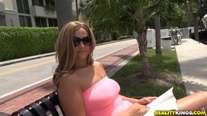 Original 3840 px/ 2160 px