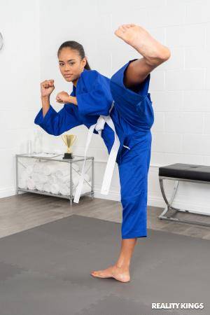 Savannah Sixx, Scarlit Scandal #Lookathernow