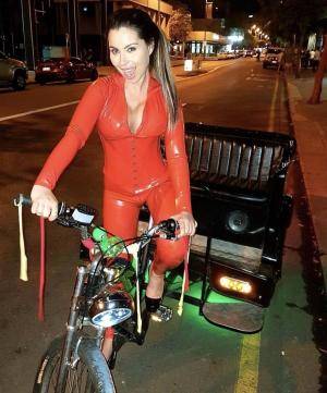 Original 996 px/ 1200 px