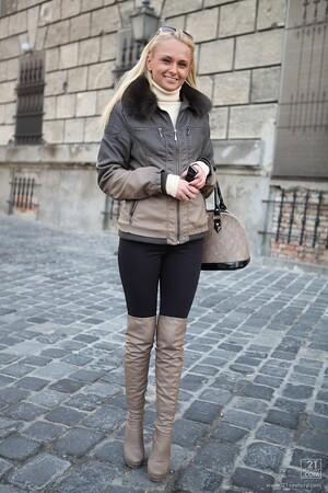 Original 853 px/ 1280 px