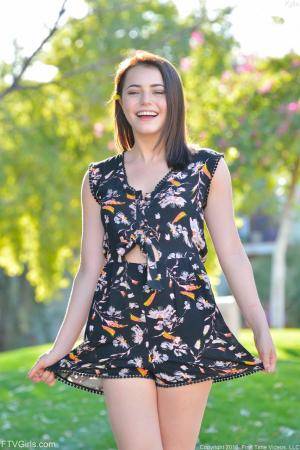 Original 852 px/ 1280 px