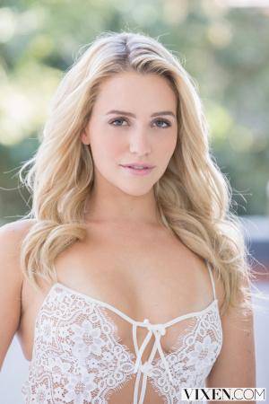 #Vixen Mia Malkova