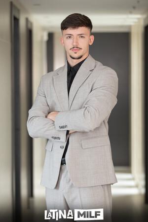 Original 2560 px/ 3840 px