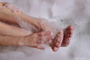 Original 2048 px/ 1365 px