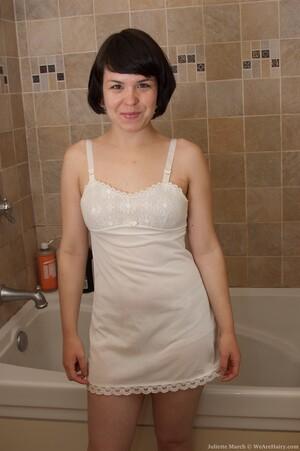 #WeAreHairy Juliette March BathRoom