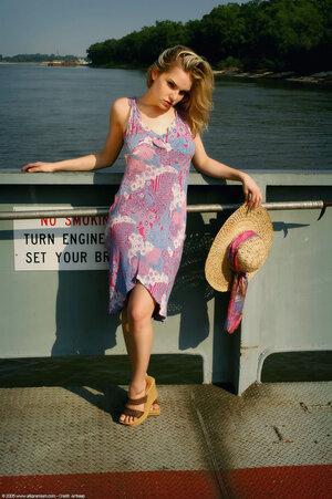 Original 1021 px/ 1536 px