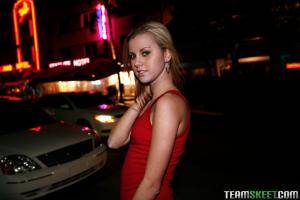 Original 1048 px/ 699 px