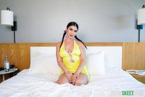 #TeamSkeet ShesNew Quennie Sateen - A New York Star