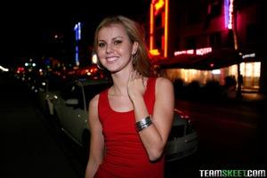 Original 1048 px/ 699 px