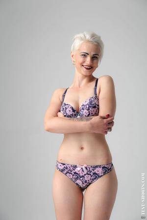 Original 854 px/ 1280 px