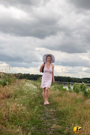 #Katerina-Hartlova - First Sunny Day I Use For Masturbate On The Lake