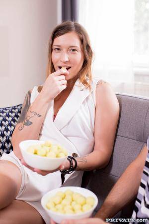 Original 1067 px/ 1600 px