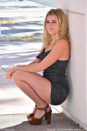 Original 852 px/ 1280 px