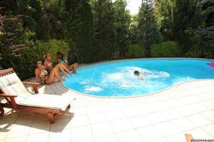 Original 2495 px/ 1663 px