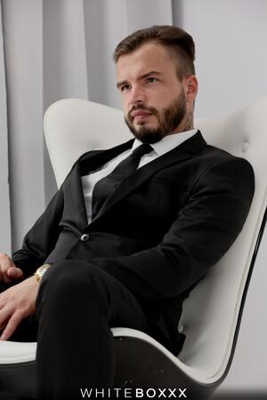 Original 2560 px/ 3840 px