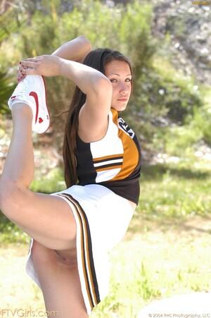 Original 700 px/ 1052 px