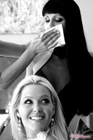 Original 853 px/ 1280 px