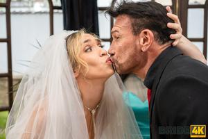 Original 4090 px/ 2727 px