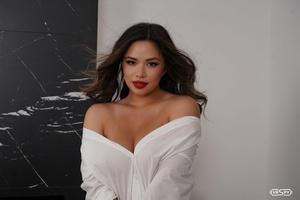 Original 2048 px/ 1365 px