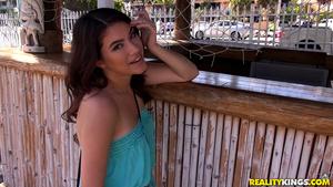 Original 1800 px/ 1013 px