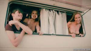 Original 1600 px/ 897 px