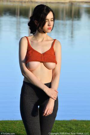 Original 852 px/ 1280 px