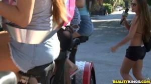 Original 864 px/ 486 px