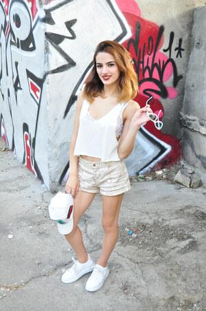 Original 2000 px/ 3011 px