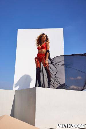 Original 2000 px/ 2999 px