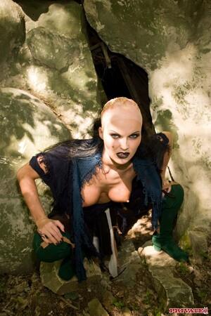 Original 1067 px/ 1600 px