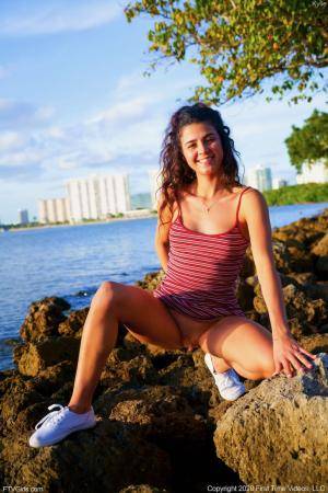 Original 852 px/ 1280 px