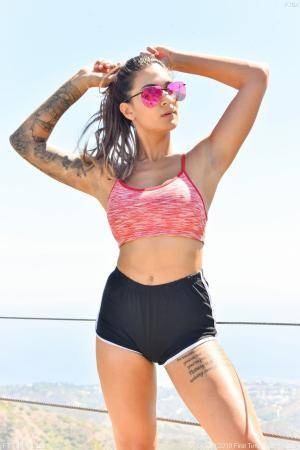 Original 852 px/ 1280 px