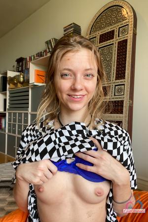 Original 2000 px/ 3000 px