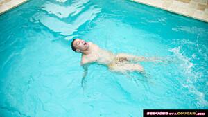 Original 2500 px/ 1406 px