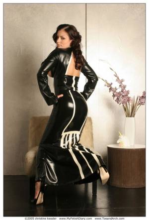 Original 694 px/ 1024 px