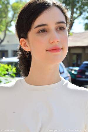 Original 852 px/ 1280 px