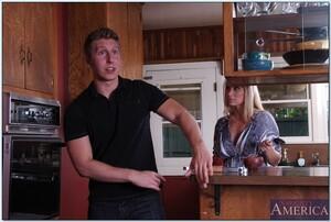 Original 850 px/ 573 px