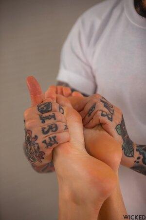 Original 1280 px/ 1920 px