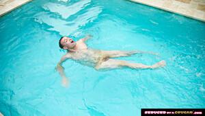 Original 2500 px/ 1406 px