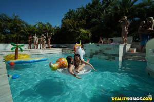 Original 1903 px/ 1269 px